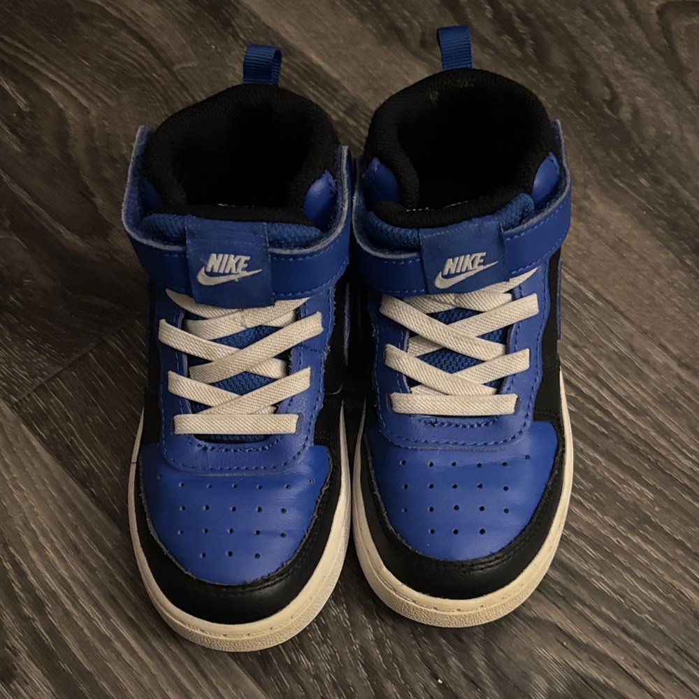 Nike Kids Black and Blue Sneakers
